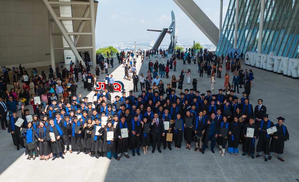 Celebra Upq Titulación De 280 Profesionistas