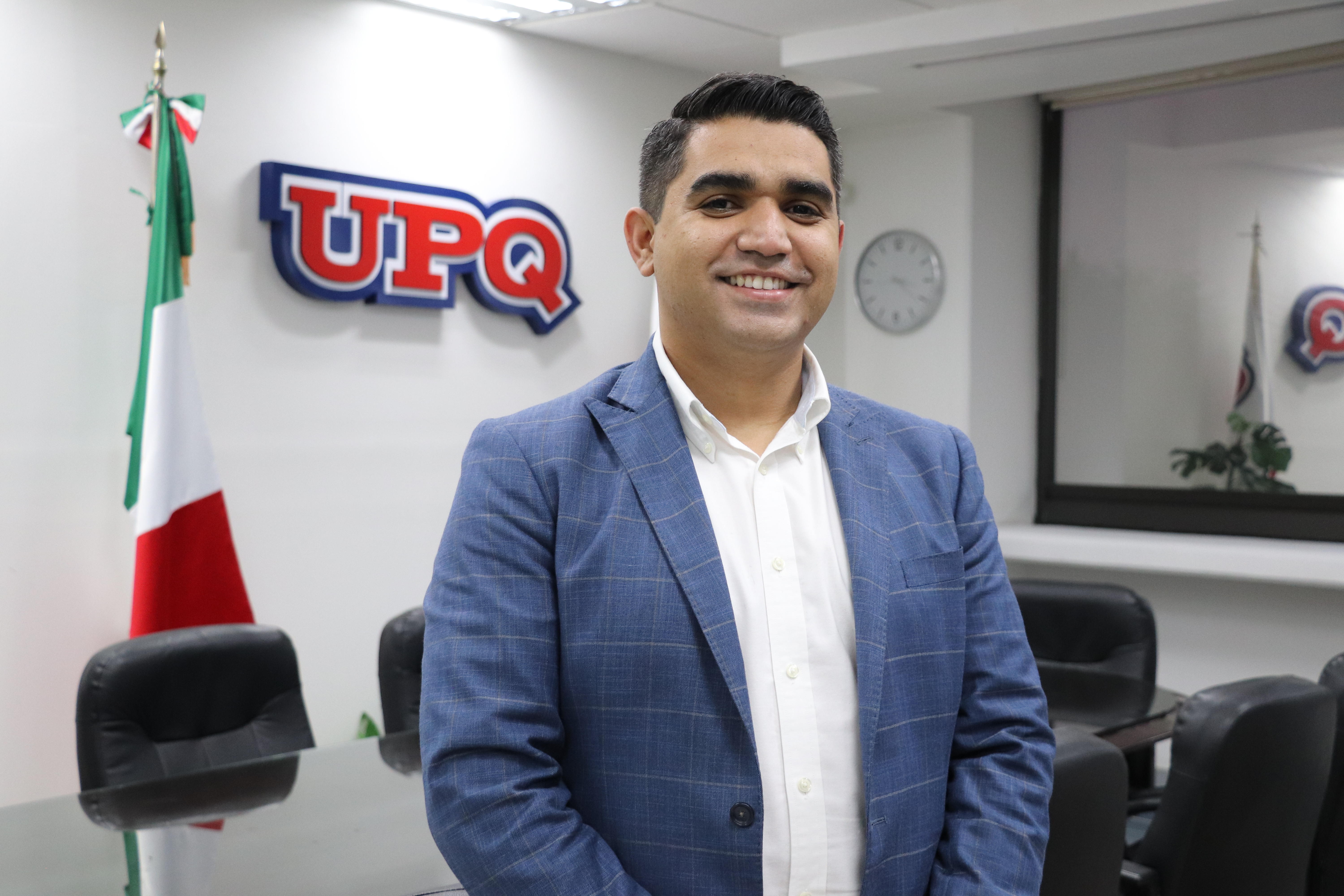 Asume Carlos Antonio Contreras Como Rector De Upq