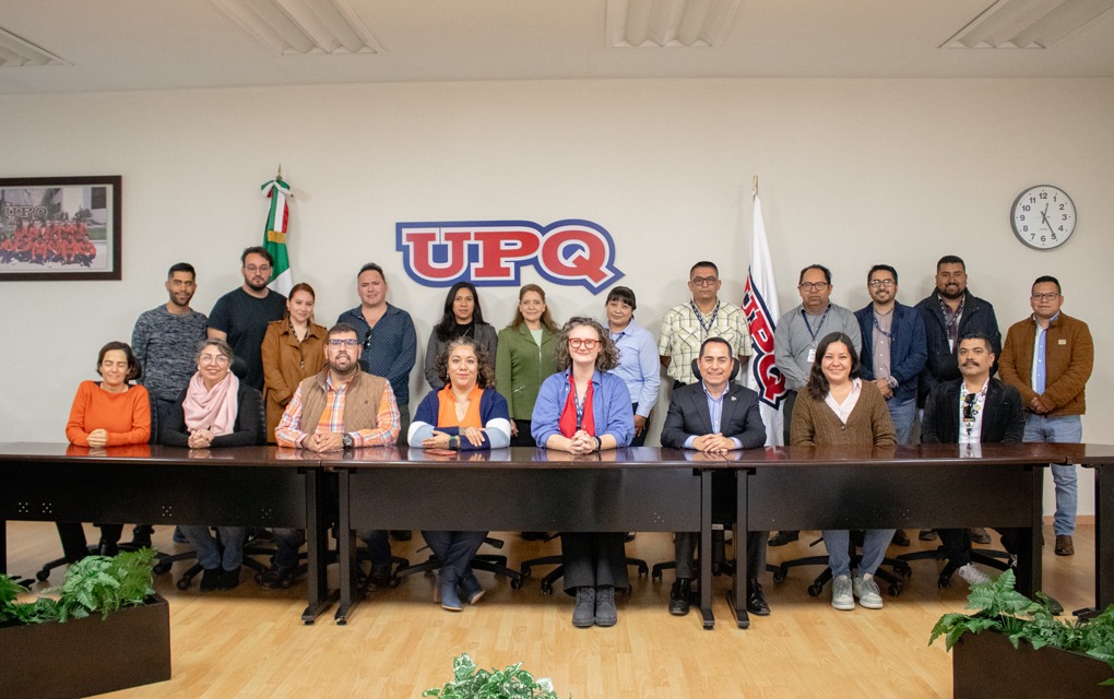 Impulsan Upq Y Peace Corps Aprendizaje Del Inglés